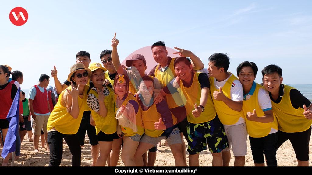 Tổ chức team building trên bãi biển Ninh Thuận