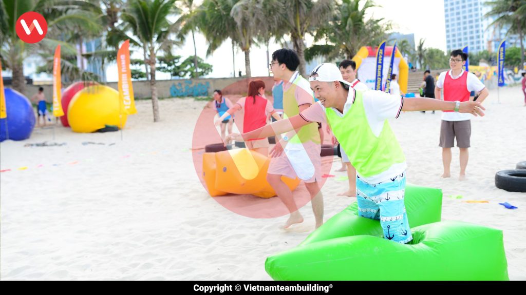 Du lịch kết hợp team building, tổ chức trò chơi team building