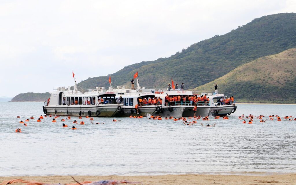 Teambuilding tại Đầm Sen Park, TPHCM